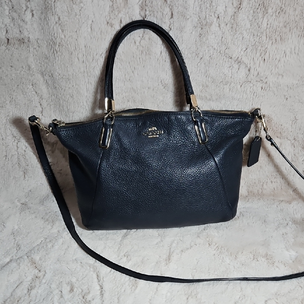 2015 Coach Small Navy Leather Kelsey Satchel With Crossbody Strap And Hangtag